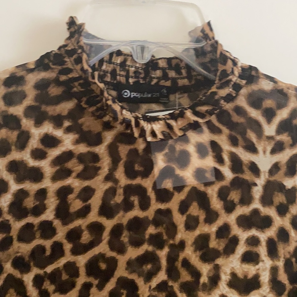 Leopard🐆 Print Top - Picture 3 of 5